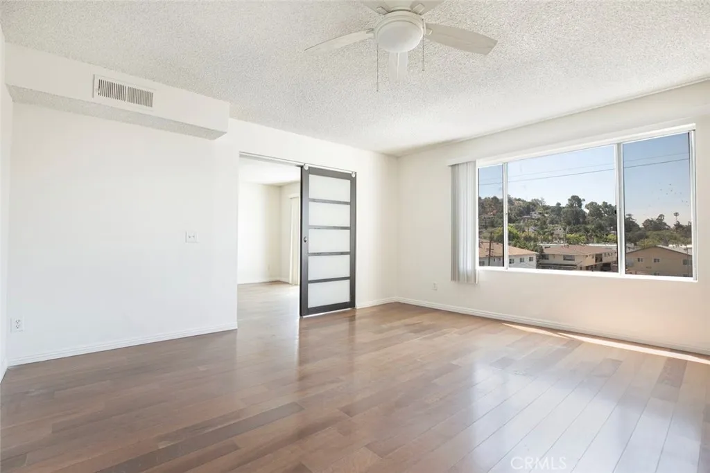 1422 Rock Glen 210, Glendale, California 91205 home-pic-8